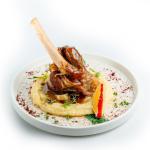 Баранья ножка с картофельным пюре