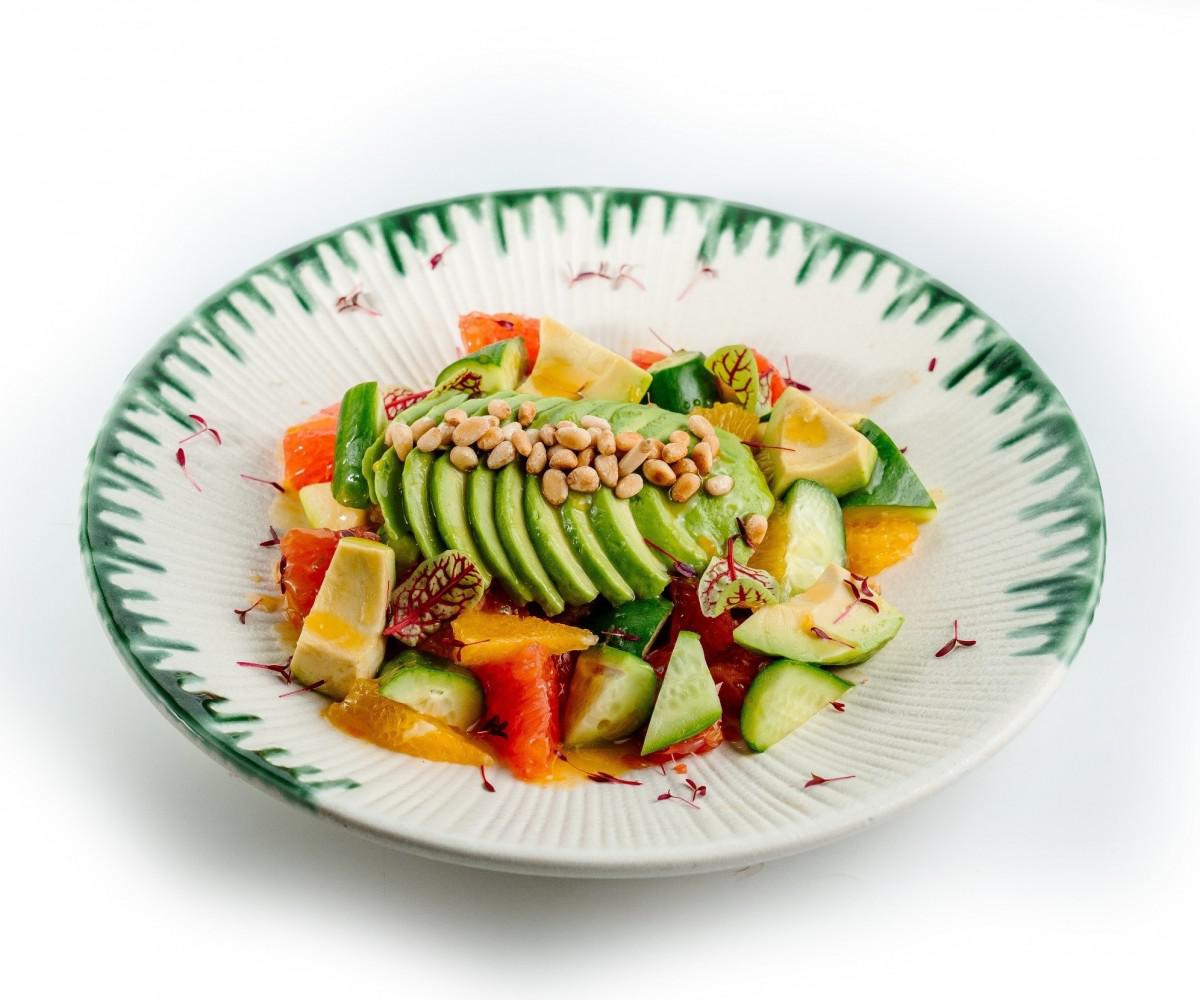 Салат цитрусовый с авокадо