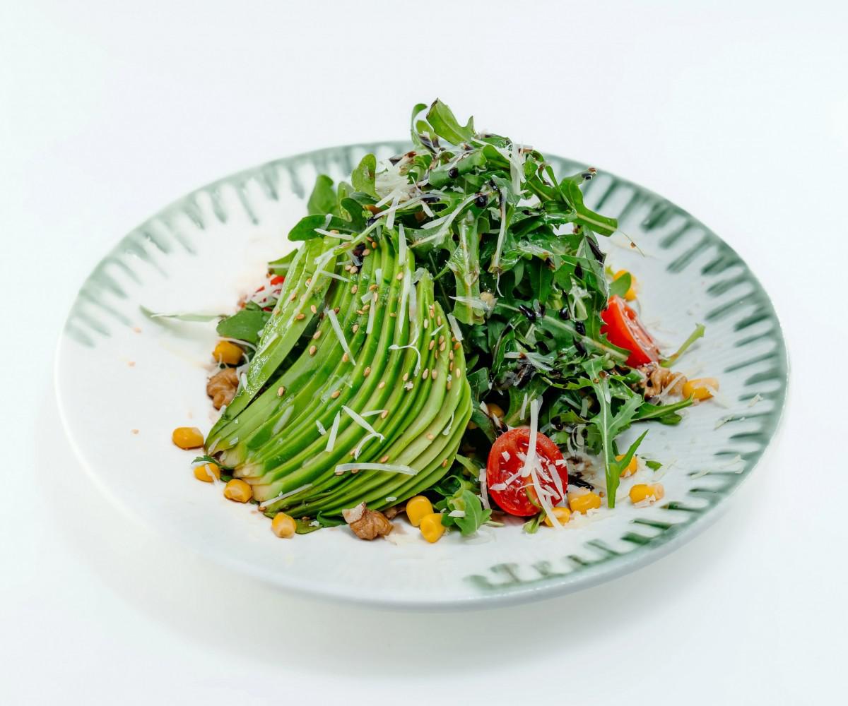 Салат с авокадо